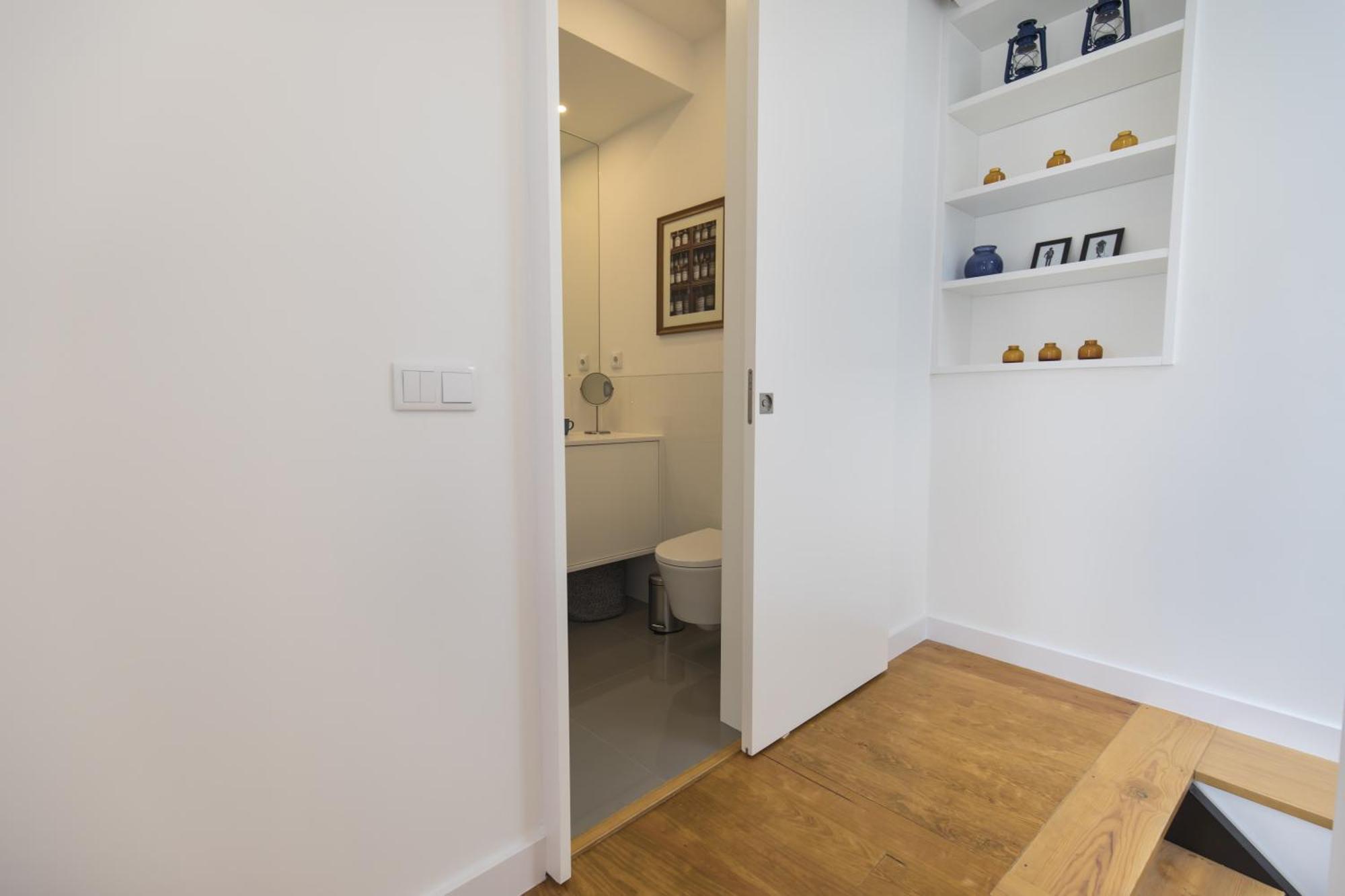 Appartement Lovely Duplex W Balcony *